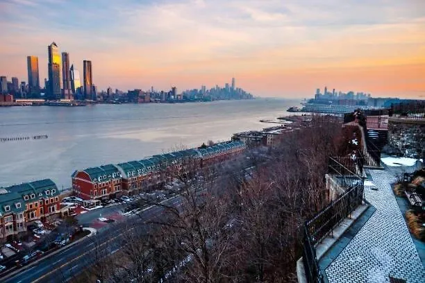 Apartment Entire Place In West Ny, Nj12 Mints From Nycity West New York